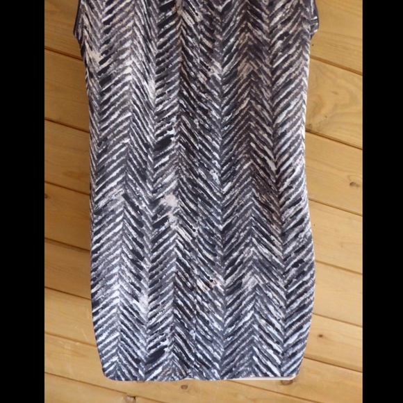 Joan Vass Studio Gray Chevron Stripe Turtleneck Mock Blouse Sleeveless Shirt Top - Picture 5 of 6
